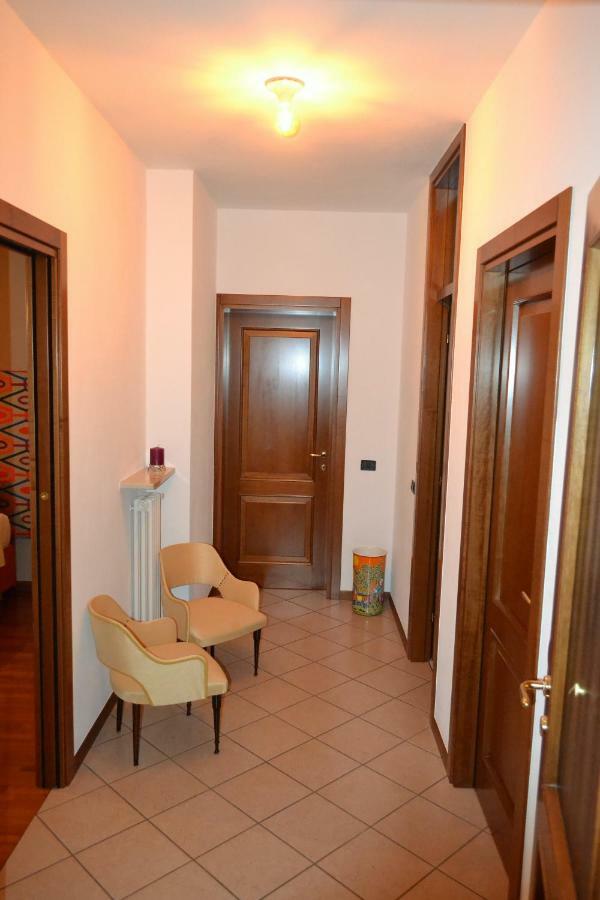 Ferienwohnung Anna Torri Torri Del Benaco Exterior foto