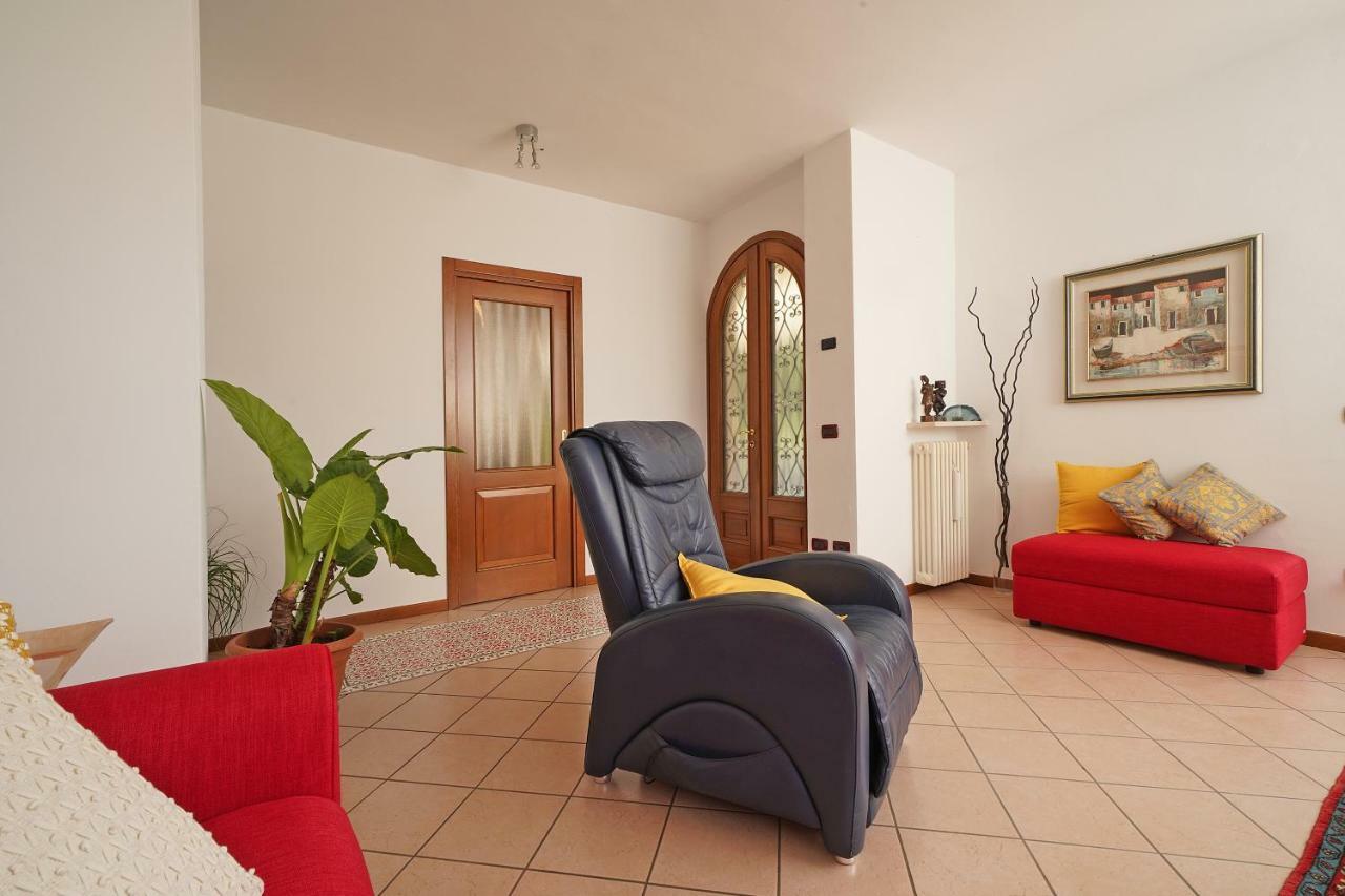 Ferienwohnung Anna Torri Torri Del Benaco Exterior foto