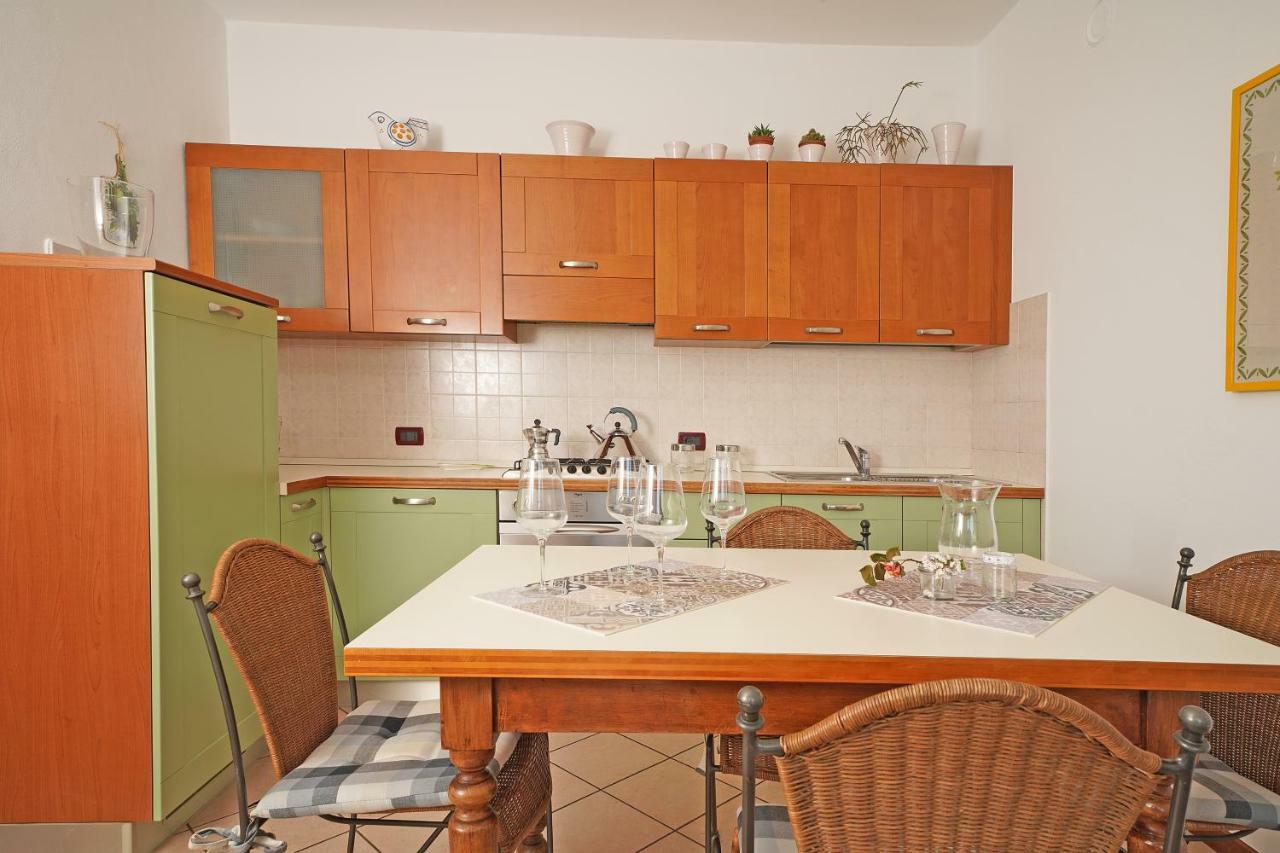 Ferienwohnung Anna Torri Torri Del Benaco Exterior foto
